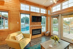 ~ 11 Mi to Lake Whitney: Tree-lined Cabin w/ Deck
