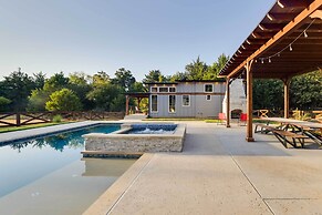 Shared Outdoor Pool & Patio: Whitney Retreat!