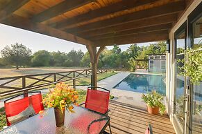 Shared Outdoor Pool & Patio: Whitney Retreat!