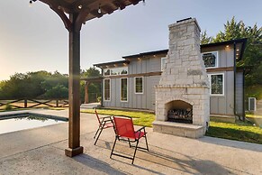 Shared Outdoor Pool & Patio: Whitney Retreat!