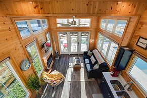 Shared Outdoor Pool & Patio: Whitney Retreat!