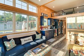 Shared Outdoor Pool & Patio: Whitney Retreat!