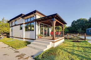 Shared Outdoor Pool & Patio: Whitney Retreat!