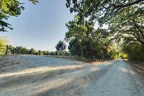 Shared Outdoor Pool & Patio: Whitney Retreat!