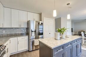 Baltimore Home w/ Deck, 9 Mi to Downtown!