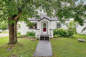 Downtown Baudette Vacation Rental: Walk to Dining!