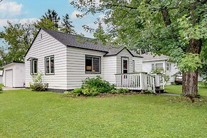 Downtown Baudette Vacation Rental: Walk to Dining!