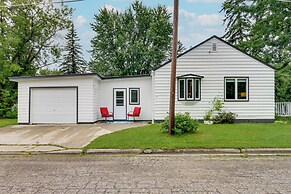 Downtown Baudette Vacation Rental: Walk to Dining!