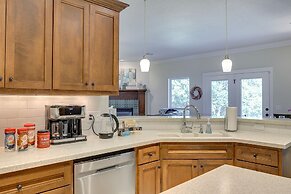 Quaint Noble Home: 6 Mi to University of Oklahoma!