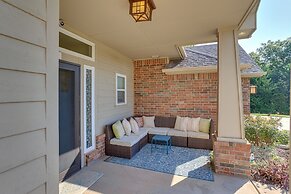 Quaint Noble Home: 6 Mi to University of Oklahoma!