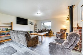 Olympic Peninsula Vacation Rental: 1 Mi to Water