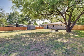 Charming Stephenville Home - 2 Mi to Main St!