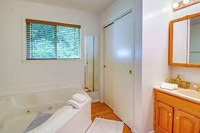 Seiku Vacation Rental w/ Deck & Ocean Views