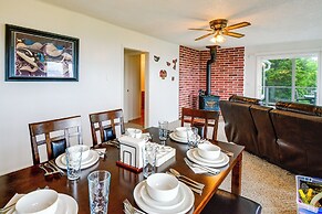 Seiku Vacation Rental w/ Deck & Ocean Views