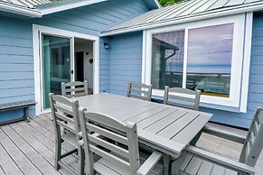 Seiku Vacation Rental w/ Deck & Ocean Views