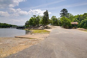 Family-friendly Jessieville Home: 1 Mi to Water!
