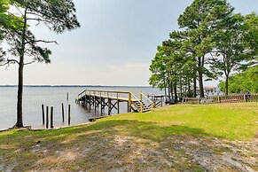 Riverfront Edenton Condo w/ Porch & Boat Ramp!