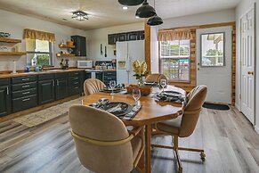 Charming Smiths Grove Home Near Cave Tours!