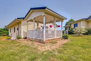 Charming Smiths Grove Home Near Cave Tours!
