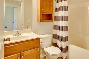 Family-friendly Lansing Home With Covered Balcony!