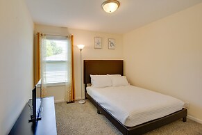 Family-friendly Lansing Home With Covered Balcony!