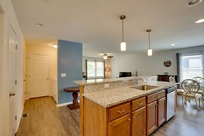 Family-friendly Lansing Home With Covered Balcony!