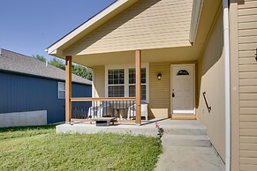Family-friendly Lansing Home With Covered Balcony!