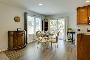 Family-friendly Lansing Home With Covered Balcony!