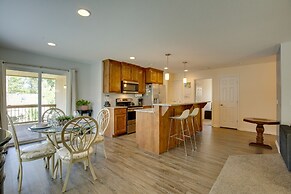 Family-friendly Lansing Home With Covered Balcony!