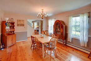 Pittsfield Home w/ Deck - 12 Mi to Jiminy Peak!