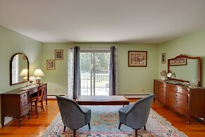 Pittsfield Home w/ Deck - 12 Mi to Jiminy Peak!