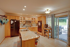 Pittsfield Home w/ Deck - 12 Mi to Jiminy Peak!