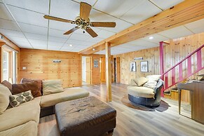 Lakefront Wisconsin Home - Deck, Fire Pit & Kayaks