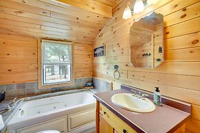 Lakefront Wisconsin Home - Deck, Fire Pit & Kayaks