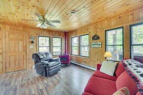 Lakefront Wisconsin Home - Deck, Fire Pit & Kayaks