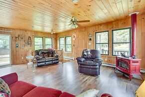 Lakefront Wisconsin Home - Deck, Fire Pit & Kayaks