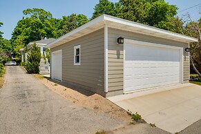 Cozy Michigan Retreat w/ Deck & Gas Grill!