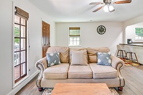Charming Apartment in Downtown Georgetown!