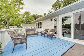Charming Battle Creek Cottage w/ Dock!