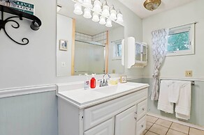 Charming Mio Family Retreat Near Mio Dam Pond!