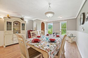 Charming Mio Family Retreat Near Mio Dam Pond!