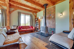 Enchanting Dorset Mountain Home w/ Stunning Views!