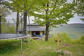 Enchanting Dorset Mountain Home w/ Stunning Views!