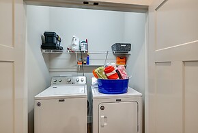 Luxe Kentucky Cabin Rental ~ 36 Mi to Mammoth Cave