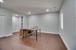 Dumfries Vacation Rental ~ 32 Mi to Washington DC!