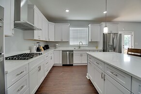 Dumfries Vacation Rental ~ 32 Mi to Washington DC!