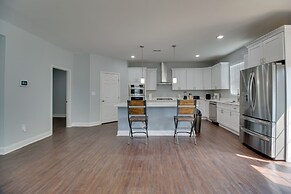 Dumfries Vacation Rental ~ 32 Mi to Washington DC!