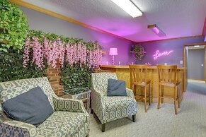 Waterfront Bristol Area Retreat w/ Boat Dock