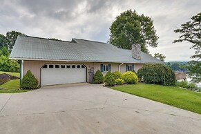 Waterfront Bristol Area Retreat w/ Boat Dock