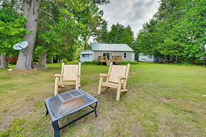 Lakefront Michigan Abode w/ Deck & Fire Pit!